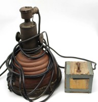 Auktion 341 / Los 16037 <br>Schiff Deckslampe aus Kupfer-Messing, sogen "Sonne" mit Trafo, 250 Watt Osram Birne, Tiefe 40 cm, D-31 cm
