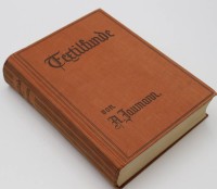 Auktion 341 / Los 3014 <br>Jaumann, A., Textilkunde - Ein Hand- und Nachschlagebuch für die Praxis des Textilkaufmannes und für alle Zweige des Textilfaches, Killinger, 1939, anbei Stoffmuster zur Textilkunde