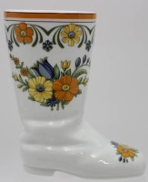 Auktion 341 / Los 9022 <br>Stiefel mit floralem Dekor, Blackwood, England, H-18,5cm