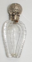 Los 10024 <br>kl. Parfum-Flacon mit Silbermontur (geprüft), H-6,5 cm