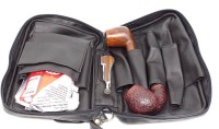 Los 16052 <br>Pfeifenset im Lederetui , 1x Pfeife Mastro de Paja mit 0,925 Silber Montur , Signiert Fatta  a Mano OB , Pesaro Italia Media Chocco ,1x Bentley Formers Design