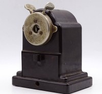 Los 16053 <br>DDR Bleistiftanspitzer FTE Modell 120 Bakelitgehäuse