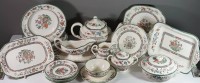 Restservice, Copeland Spode England, Chinese Rose, Teekanne, kl. Terinne (Altriss u. Gebrauchsspuren), Milch und Zucker, Sauciere, Anbietteller, runde Sauciere, 1x Kuchenteller (berieben u. Chip), 5x Beilagenteller (teilw. Gebrauchsspuren), 6x tiefe Teller (1x bestossen), Gemüseschale, kl. Platte (berieben)
