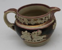 Auktion 341 / Los 9038 <br>Lüster-Milchkännchen im Wedgwood Stil, Ausguss minim. Chip, H-8 cm