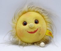 Los 12039 <br>"Steiff" Spieluhr, 6384/18, funktionstüchtig, D. 10,5cm, Knopf und Fahne