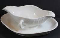 Auktion 361<br>gr. Sauciere "KPM" Berlin, weiss, H-9 cm, L-27 cm