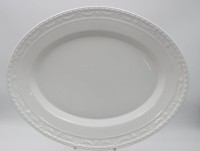 Auktion 342 / Los 8003 <br>gr ovale Platte, KPM Berlin, Szeptermarke, Kurland, Weißporzellan, 41 x 33cm