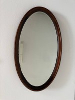 Auktion 342 / Los 14000 <br>ovaler Spiegel, Holz, Jahrhundertwende, 74x44 cm
