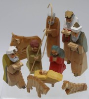 Auktion 342 / Los 15016 <br>10x div. Krippen-Figuren, Holz, Erzgebirge?, ca. H-11cm.