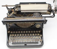 Auktion 342 / Los 16013 <br>grosse alte Schreibmaschine "Ideal" um 1920, gut erhalten und funktionstüchtig
