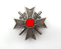 Auktion 342 / Los 7016 <br>Sammlernachlass: 3. Reichs-Kriegsverdienstkreuz zweiter Klasse mit Schwertern (ungeprüft)