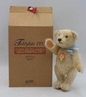Auktion 342 / Los 12006 <br>Replika-Teddy, Steiff, 1953, ca. H-25cm, orig. Karton