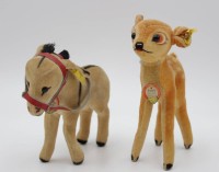 Auktion 342 / Los 12036 <br>Bambi und Esel von Steiff, je kompl. , ca. H-14,5cm.