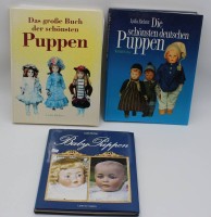 Auktion 342 / Los 3021 <br>3x div. Literatur über Puppen