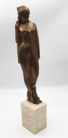 Auktion 365<br>hohe Bronze Jan HÁNNA (1927-1994), 1969, aus der Serie "Die neun Musen", signiert, auf Steinsockel, ca. H-54cm.