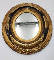 Auktion 342 / Los 14033 <br>ovaler Wandspiegel in Goldrahmen, ca. 43,5 x 38,5cm.