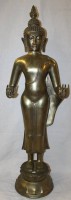 Auktion 342 / Los 15534 <br>Stehender Ayutthaya-Buddha, Thailand, 2. Hälfte 19.Jhd., wohl Messing, ca. H-92cm B-28cm.
