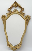 Auktion  / Los  <br>Wandspiegel, Holzrahmen mit Goldbemalung, 59 x 37cm , Spitze und oberes Stück mehrmals geklebt