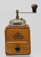 Los 16000 <br>Kaffeem&uuml;hle, Be-Ha, Holz, Gebrauchsspuren, ca. H-22cm.