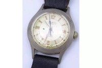 Auktion 368<br>Armbanduhr "Tegrov", mechanisch, Werk l&auml;uft, starke Alters- und Gebrauchsspuren, ca. D-3cm