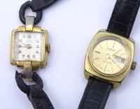 Auktion 343 / Los 2033 <br>2x Damen Armbanduhren, mechanisch, Werke laufen