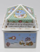 Los 8046 <br>Weihnachtsdose mit Spieluhr, Hutschenreuther, 1998, ca. H-10cm B-8,5cm.