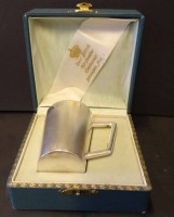 Los 11019 <br>Silberbecher -800- mit Namensgravur "Thea" in Kasten, kl. Dellen, H-7,5 cm, 65 gr.