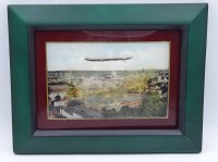 Los 15049 <br>Ansichtskarte "Zeppelin &uuml;ber Bromberg" mit Perlmutteinlagen im Rahmen, 18x23cm