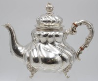 Los 11026 <br>Teekanne, gemarkt "EJD", 800er Silber, 680gr., H-18,5cm