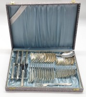 Los 11030 <br>"Ebel" Besteck f&uuml;r 6 Personen, 120er Auflage, versilbert, anbei 3 Vorlegeteile, in Kasten, Alters- und Gebrauchsspuren