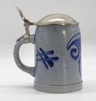Los  <br>Keramikkrug mit Zinndeckel, H. 15cm