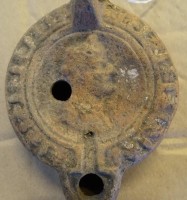 Los 9051 <br>r&ouml;mische &Ouml;llampe um Christi Geburt, verso beschriftet vom K&auml;ufer? gekauft 1960 in London,