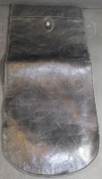 Auktion  / Los 13010 <br>Utensilo bzw. Beutel von Etienne Aigner, Leder, 36x16 cm?