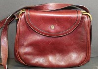 Auktion 343 / Los 13011 <br>Handtasche "Aigner" Leder, rot, Gebrauchsspuren, 16x20 cm