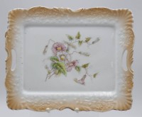 Los  <br>kl. Tablett um 1900, florales Dekor, restauriert und bestossen, ca. 28,5 x 22,5cm.