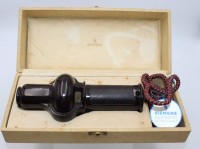 Los 16024 <br>F&ouml;hn, Siemens, Bakelit, wohl 30/40er Jahre, orig. Kasten, Funktion nicht gepr&uuml;ft, ca. L-20,5cm.
