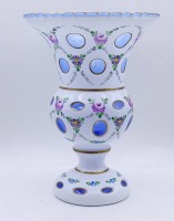 Los 10042 <br>B&ouml;hmische &Uuml;berfang Glasvase, Blumenmalerei, H. 21,5cm