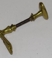 Auktion 500017 / Los  <br>Bronze Türgriff, L. 17cm