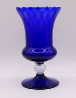 Los  <br>blaue Glasvase, H. 16cm