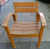 Los 14020 <br>massiver Kinderstuhl "Erbacher Erzeugnis" Etikett, H-58 cm, B-43 cm
