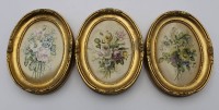 Auktion 500017 / Los  <br>3x oval gerahmte Seidenbilder, Blumen , je RG 17,5 x 13,5cm.
