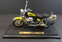 Motorradmodell "Majesto" Moto Guzzi, Kunststoff, H-16 cm, L-30 cm