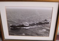 Auktion 343 / Los 5040 <br>Foto des Frachters Ernst G.Russ (Hamburger Reederei), ger/Glas RG 24x30 cm