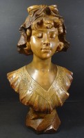 Auktion 344 / Los 15003 <br>Terrakotta-Büste eines jungen Mädchens, 19. Jhd., leichte Alters-u. Gebrauchsspuren, H-48 cm