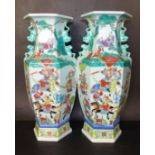 Auktion 364<br>Paar hohe China-Vasen, bemalt, älter, H-44 cm