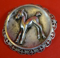 Auktion 370<br>Silber-Brosche mit Fohlen-Darstellung, D-5 cm, 8,8 gr