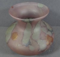 Los  <br>kl. Kunstglas-Vase, H-8 cm, D-9 cm