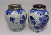 Los  <br>Paar Streuer, Delft, Blaumalerei, Gebrauchsspuren, H-6,5 cm