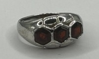 Auktion 370<br>Silberring -925-mit 3 roten Steinen, RG 57, 5,6 gr.
