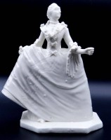 Auktion 369<br>Dame, Nymphenburg, Weissporzellan, Bl&uuml;te aus linker Hand fehlt, Bindeschild-Pressmarke und Mod. Nr. 195, H-18 cm